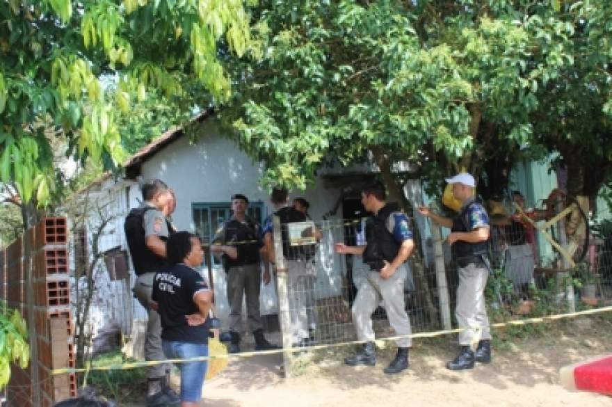 Duplo homicídio ocorreu na residência 275 no bairro Marilene