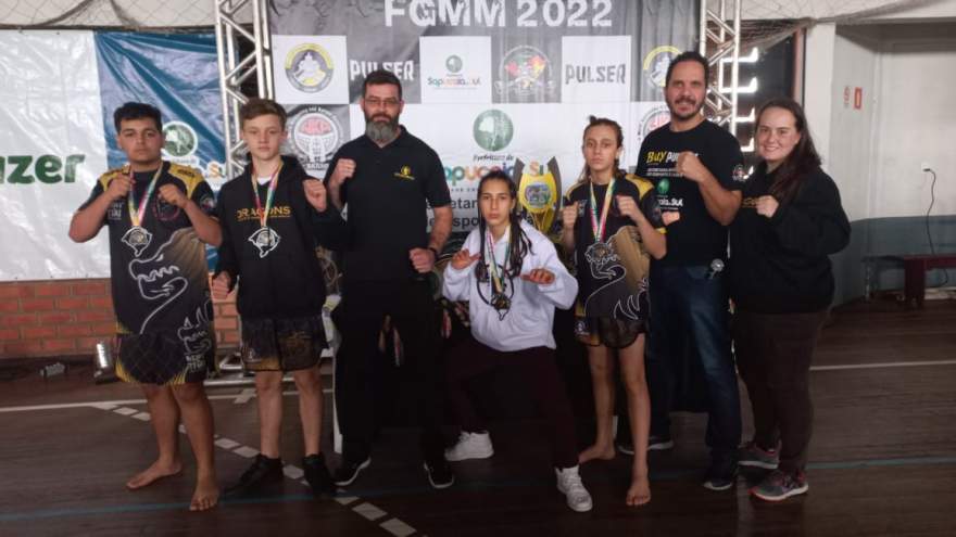 Equipe do CT Dragons representou o município no Estadual de Muay Thai