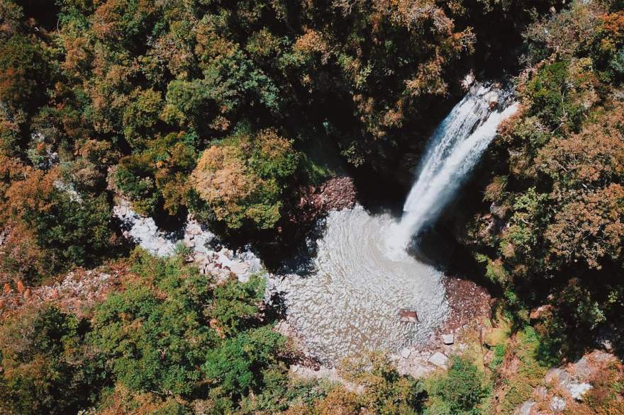 Imagen aérea da Cascata da Ferradura (Foto: Maurício Thomsen) 