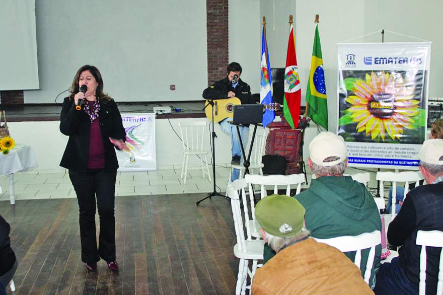 Palestra realizada pela Assistente Técnica da Emater Silvana Canova foi um dos destaques da programação