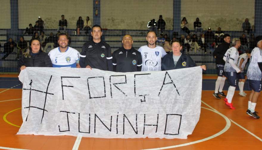 Antes da partida do livre, atleta Juninho foi homenageado
