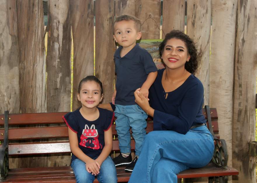 Tainá Luize Zuge Pfeifer, mãe de Luara e Lucas Pfeifer 