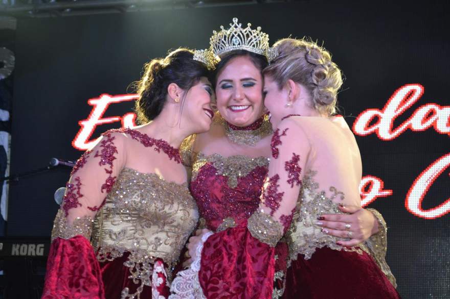 Emocionadas, trio se despediu de suas funções 