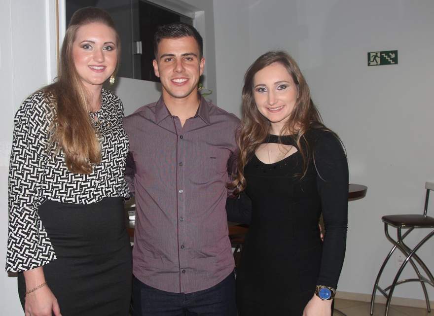 Andreza Beling, Daniel Silveira e Estela Roehrs 