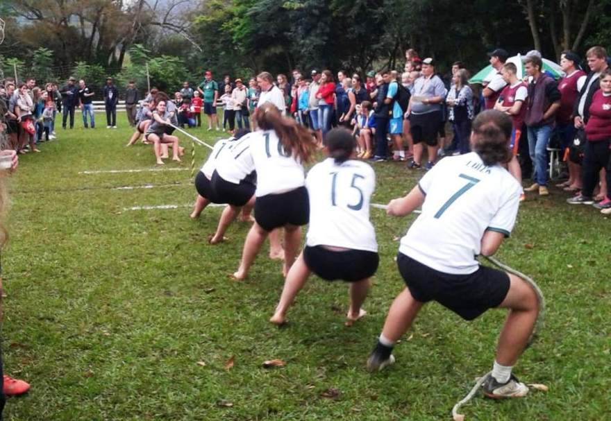 Cabo de guerra feminino