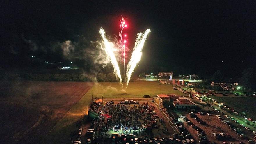Tradicional show de fogos será uma das atrações da programação 