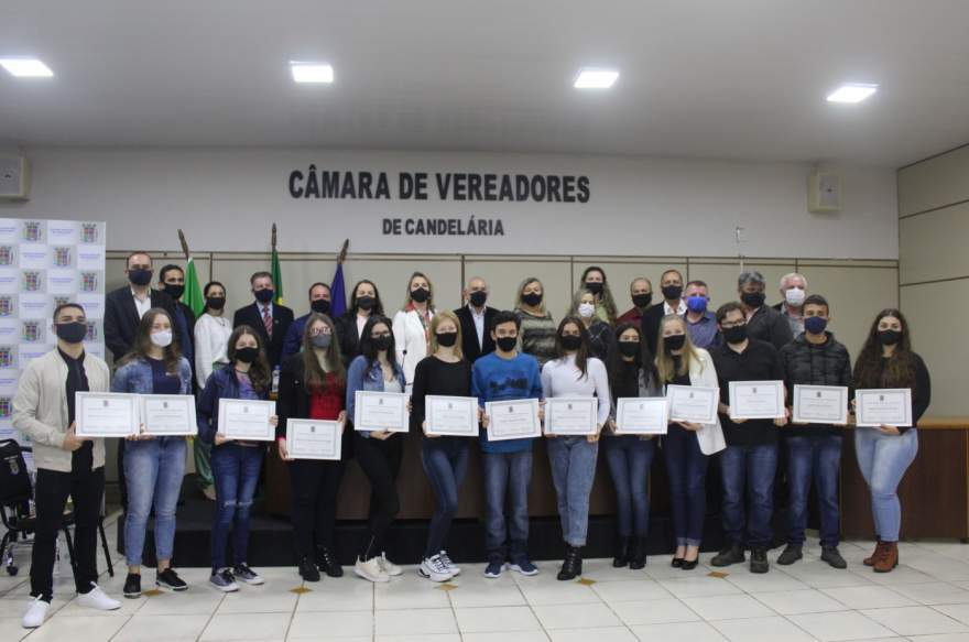 Na primeira edição, no ano passado, o projeto homenageou 13 estudantes.