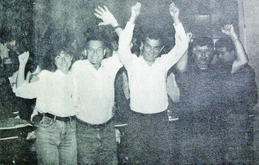 Moacir Thumé e Cyro Visalli na festa da vitória: diferença de 1.890 votos
