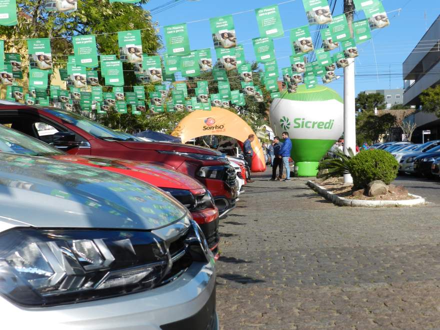 Auto Show Sicredi & Sorriso FM ocorre neste domingo, 19, em frente a Agência do Sicredi