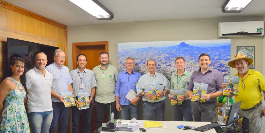 Comitiva da Afubra entregou convite para 19ª Expoagro, que ocorrerá no mês de março