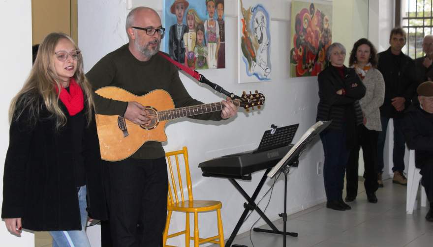 Apresentação musical de Fernanda Kaercher e André Jensen