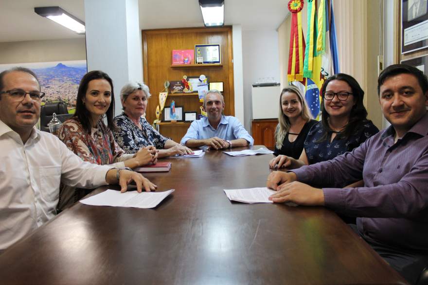 Após audiência na Vara de Conciliação e Pagamento dos Precatórios em Porto Alegre, as partes formalizaram a forma de pagamento da dívida