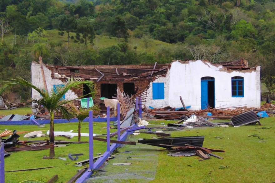 Galpão de Maria Oliva de Souza Maia não aguentaram o temporal e sofreram danos