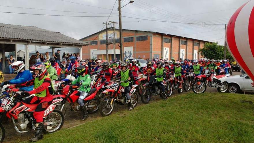 A largada da trilha no parque de eventos