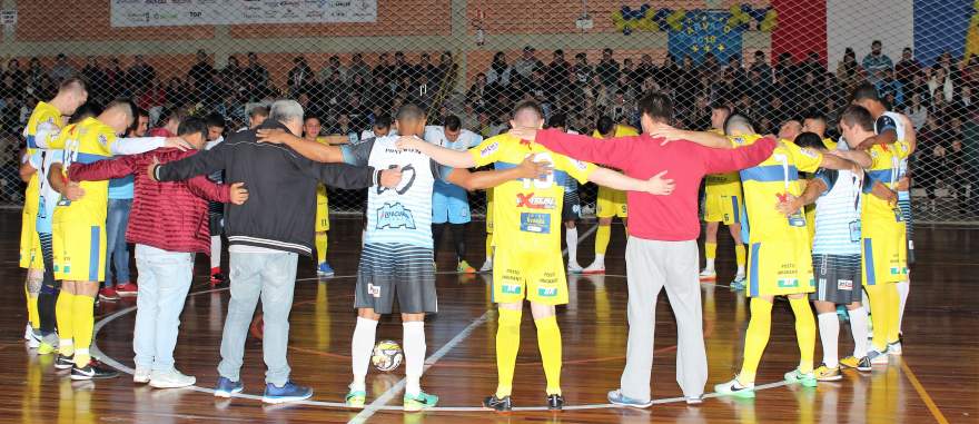 Antes do jogo da categoria livre, foi respeitado um minuto de silêncio em homenagem a Suzana Couto da Silva