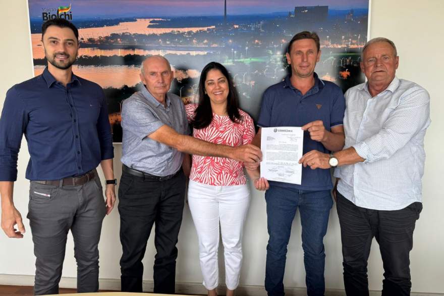 Comitiva foi ao escritório do deputado federal Márcio Biolchi para solicitar emendas (Foto: Divulgação | AI Prefeitura)