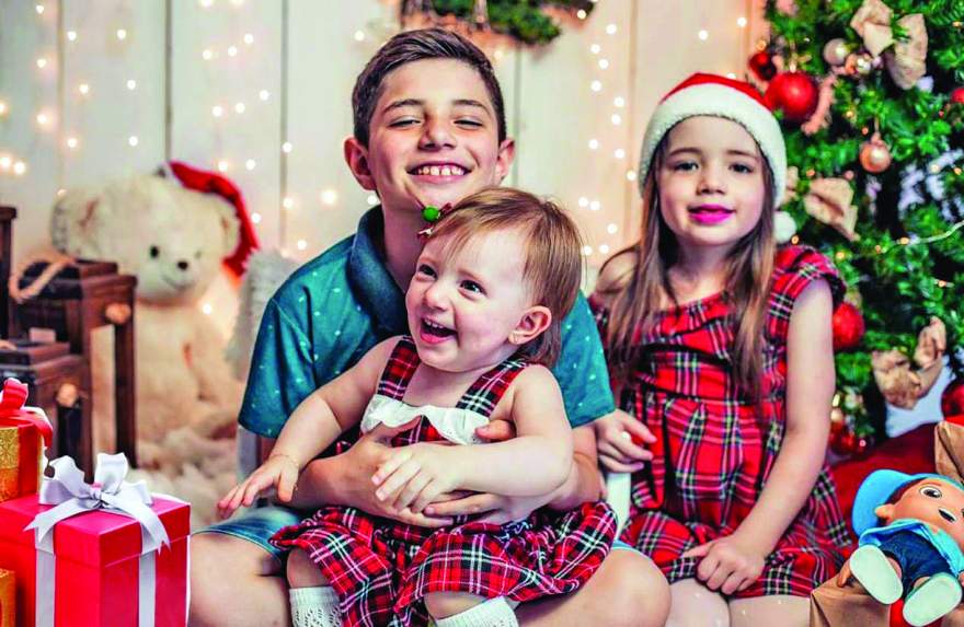 Enzo, Lavínia, e Laura: Natal diferente, mas com amor e esperança