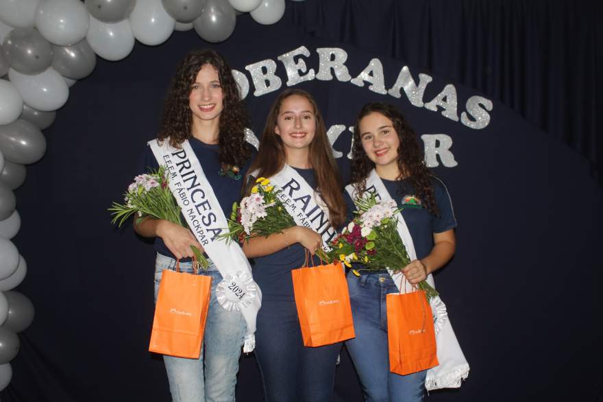 Natália Staffen ,Mirela Gelsdorf e  Bárbara Seckler