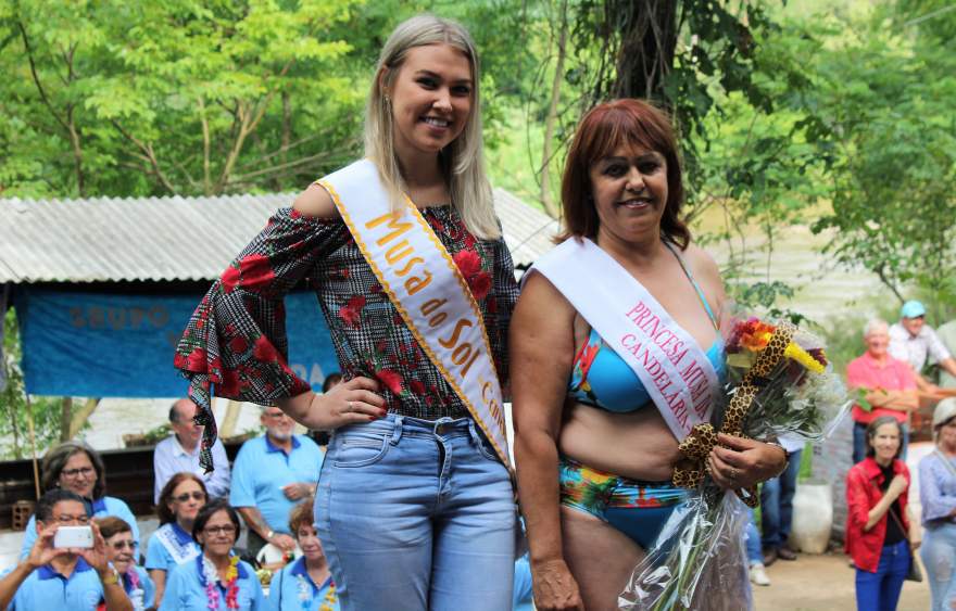 A Musa do Sol de Candelária 2018, Helena Schwantes, com uma das Princesas, Lori Terezinha da Silva