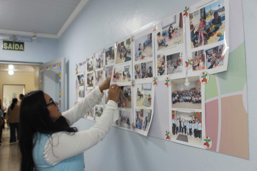 Mural com fotos dos atendimentos que já estão sendo realizados