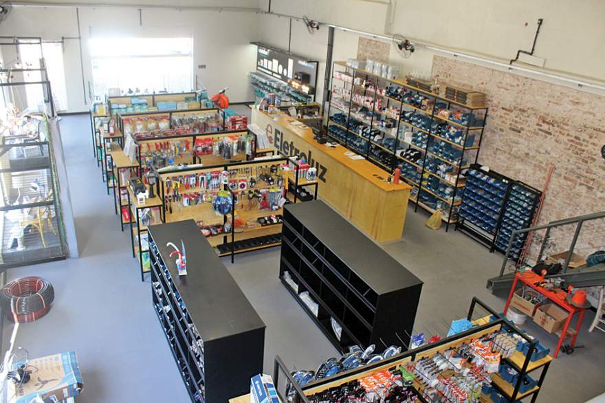 Com a reinauguração, loja ampliou o espaço e conta com um estoque de produtos e marcas bem maior