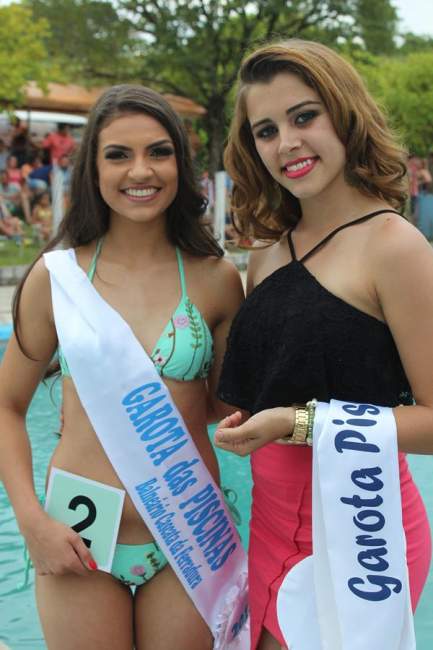 A Garota das Piscinas 2018, Kauane Rubert, com Viviane, a eleita de 2017