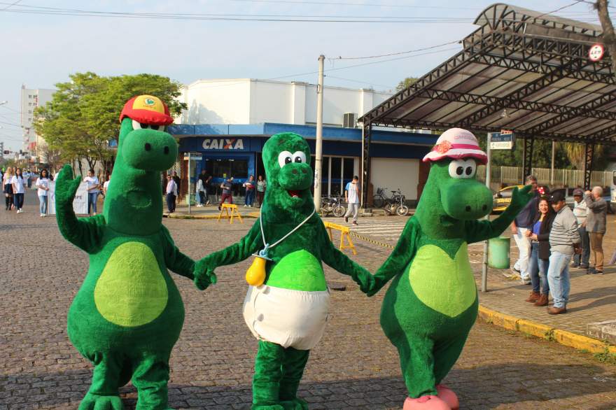 Candino, Candina e Dino Jr.