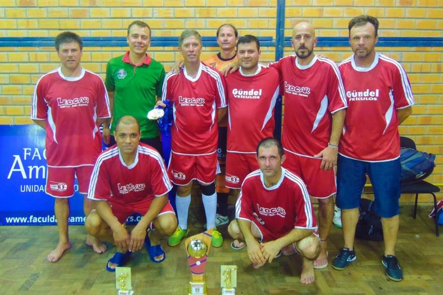 Posto Esquinão: campeão no veterano 