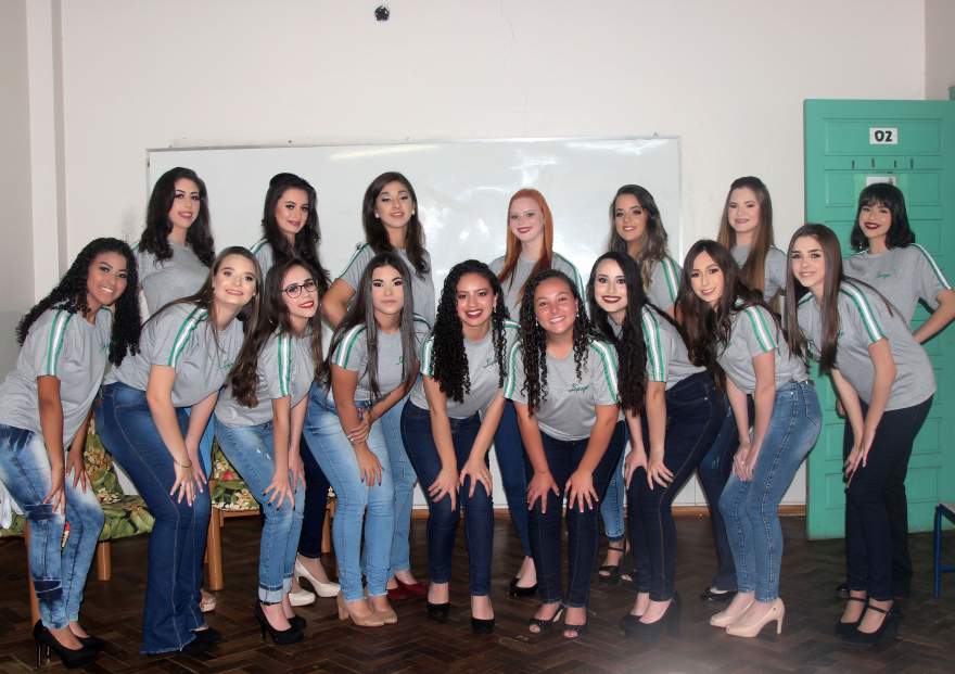 As candidatas a Rainha e Princesas da Escola Lepage