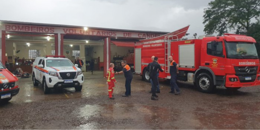Bravura dos bombeiros será reconhecida pelo Legislativo (Foto: Paulo Rocha | Agência RBS)