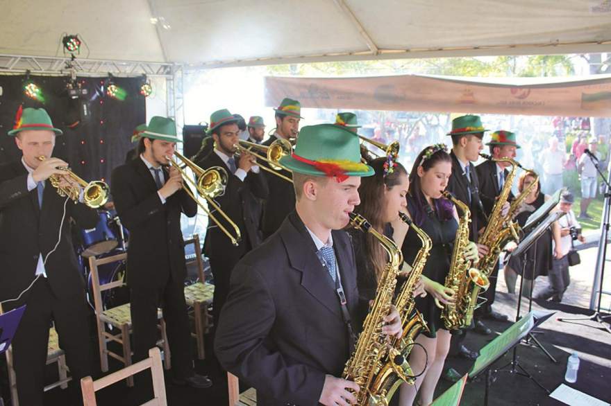 Sucesso: repertório diversificado encantou o público que prestigiou a apresentação do grupo candelariense