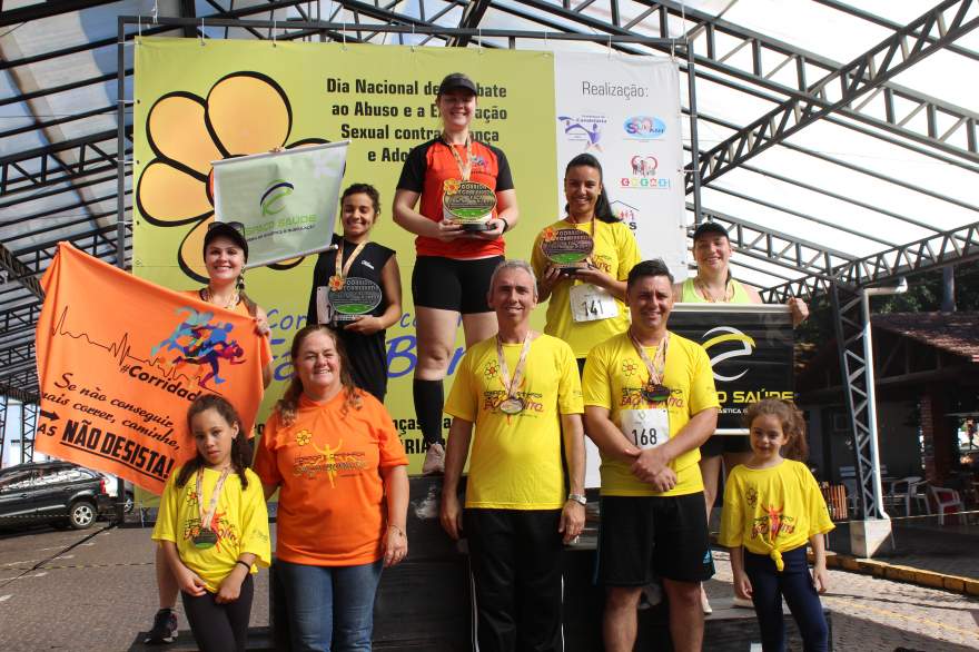 Premiação 25/29 anos feminino 4km