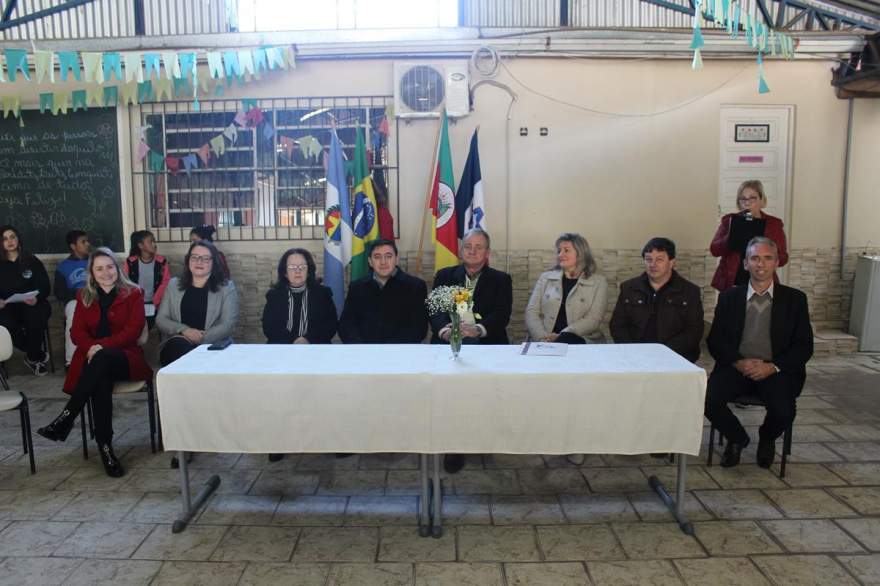 Solenidade na escola La Salle contou com a presença do prefeito, vice e integrantes da equipe de governo