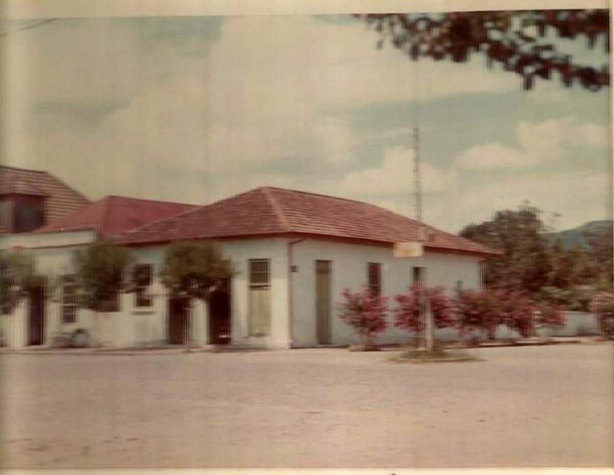 Imagem antiga da loja: no mesmo endereço desde o início das atividades
