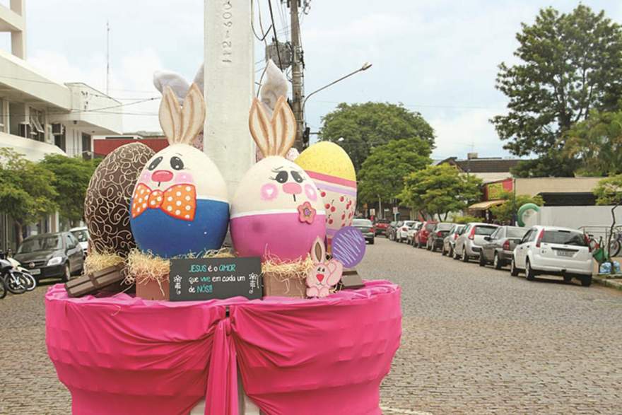 Decoração de páscoa encanta os candelarienses