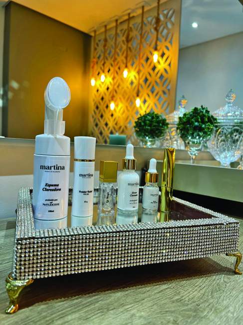 A empreendedora desenvolveu e lançou sua própria marca de dermocosméticos, com formulações exclusivas