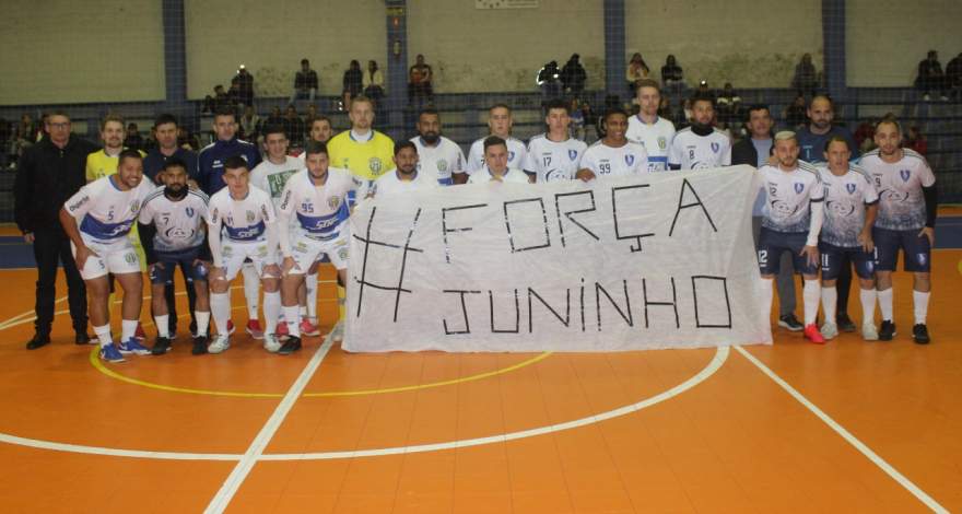 Antes da partida do livre, atleta Juninho foi homenageado