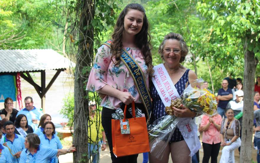 Jéssica Kottwitz, com a Musa da Lua Simpatia, Acelda Schwantes