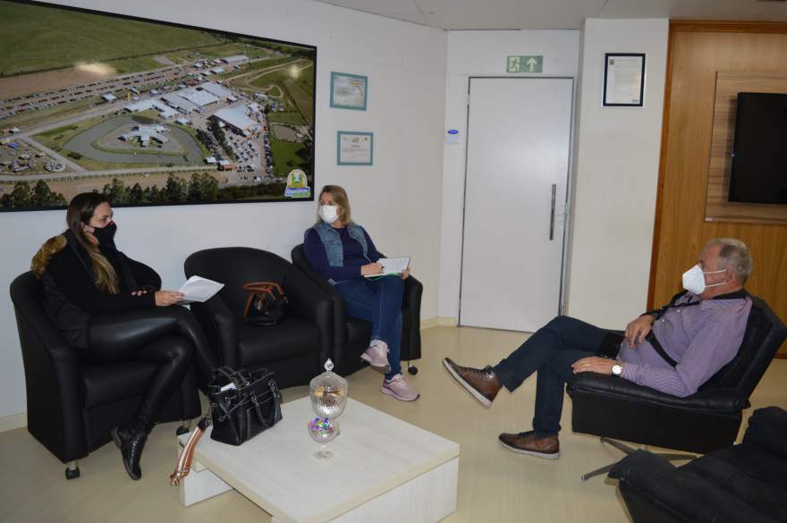 Vereadora Cristina Rohde esteve reunida com o prefeito e a secretária de Saúde para tratar sobre a indicação 