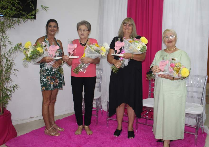 As homenageadas com o troféu Heroína 