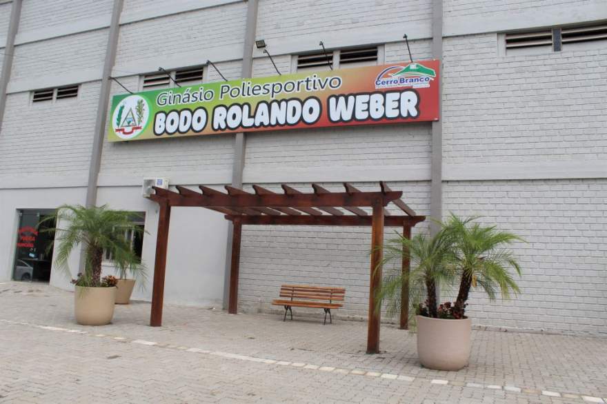 Partidas ocorrem neste domingo, 18, no Ginásio Bodo Rolando Weber 