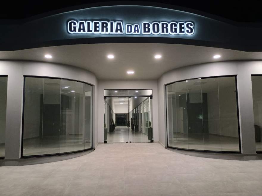 Galeria Borges fica na  Rua Borges de Medeiros, nº 488.