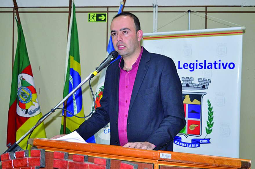 Vereador Jorge Williann: Vereador Jorge Williann:
destinação do investimento levou
em conta a urgência na
recuperação de estradas.