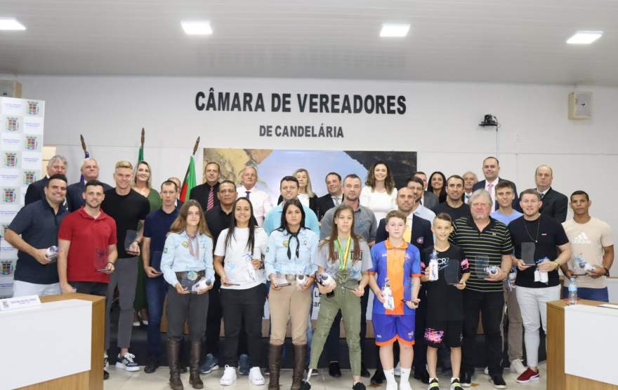 Premiação contemplou pessoas que participam da divulgação do município através do esporte, seja como atleta, comissão técnica, gestor, jornali