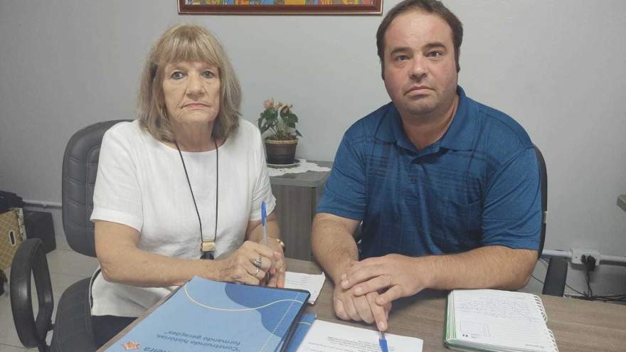 O Diretor da Escola, Alan Wagner, e a Vice-Diretora, Rejane Saueressig da Costa | FOTO:  Mariéle Gross/ Assessora de Comunicação