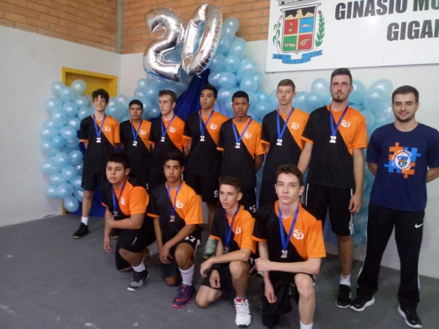 Guia Lopes: vice juvenil masculino