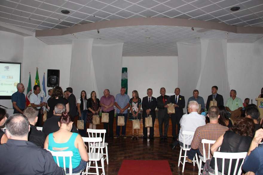 Parceiros do evento foram homenageados durante o lançamento 