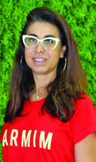 Ivânnia Moaraes, Óticas Olhare