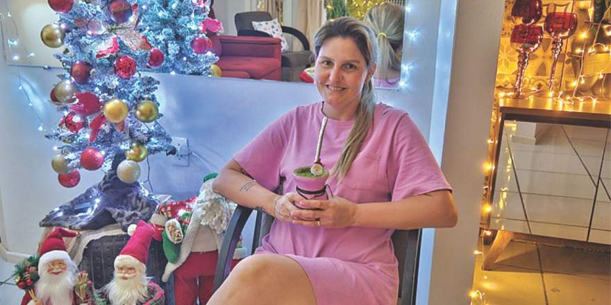 Grasieli Schwantz: paixão pela decoração natalina (Foto: Arthur L. Mallmann | Folha de Candelária)