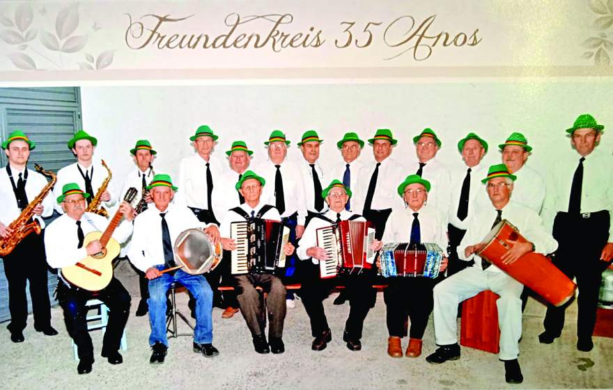 Foto referente aos 35 anos do conjunto, celebrados em 2012 | Acervo pessoal / Odilo Butzge